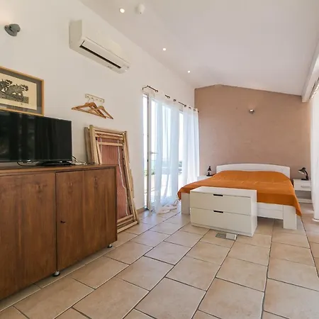 Apartament With Parking Space Brela, Makarska - 16596